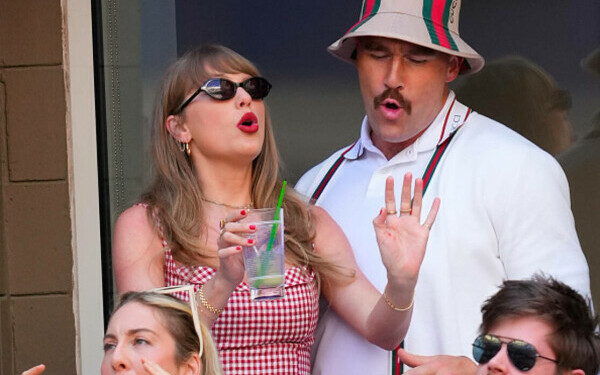 Taylor Swift şi Travis Kelce