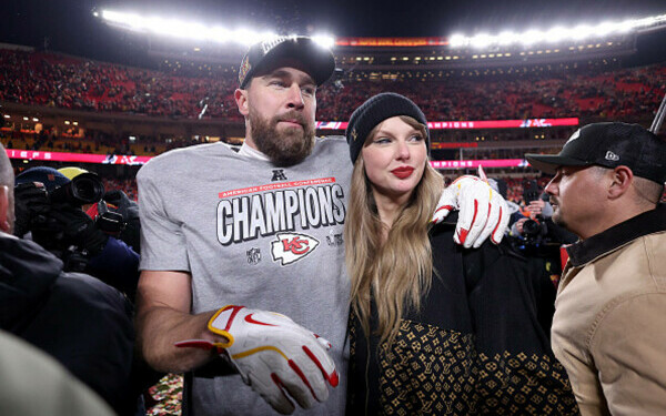 Taylor Swift şi Travis Kelce