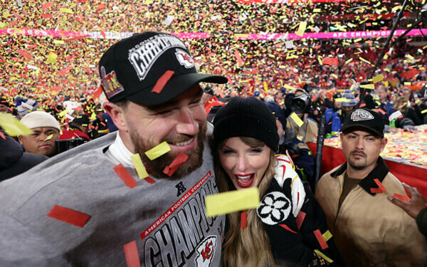 Taylor Swift şi Travis Kelce