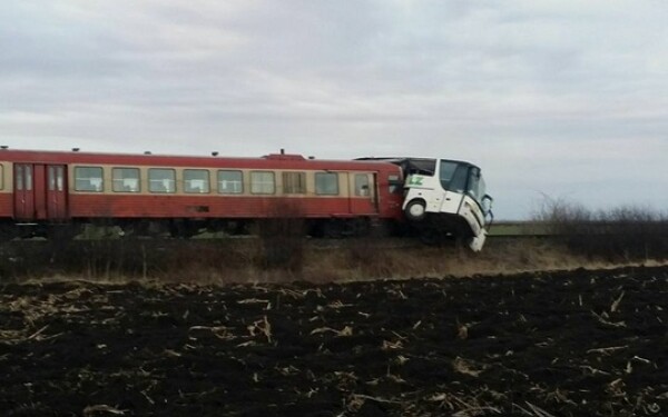 Accident autocar tren