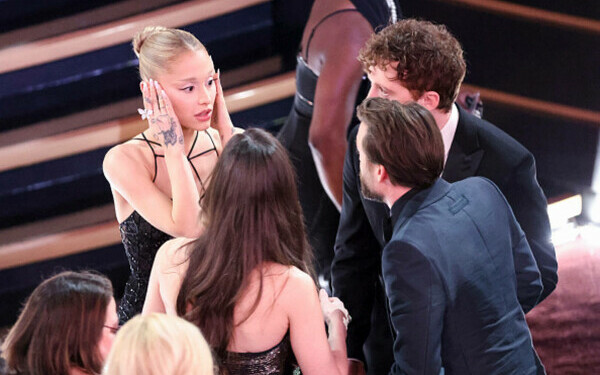 Premiile Oscar 2025. Cele mai îndrăgite cupluri și momentele lor romantice de pe covorul roșu