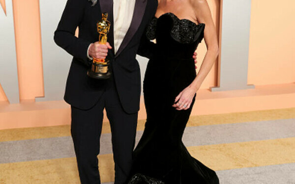Premiile Oscar 2025. Cele mai îndrăgite cupluri și momentele lor romantice de pe covorul roșu