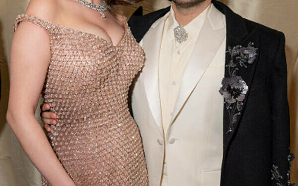 Premiile Oscar 2025. Cele mai îndrăgite cupluri și momentele lor romantice de pe covorul roșu