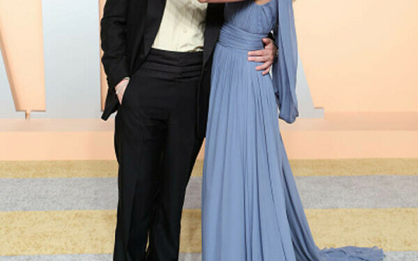 Premiile Oscar 2025. Cele mai îndrăgite cupluri și momentele lor romantice de pe covorul roșu