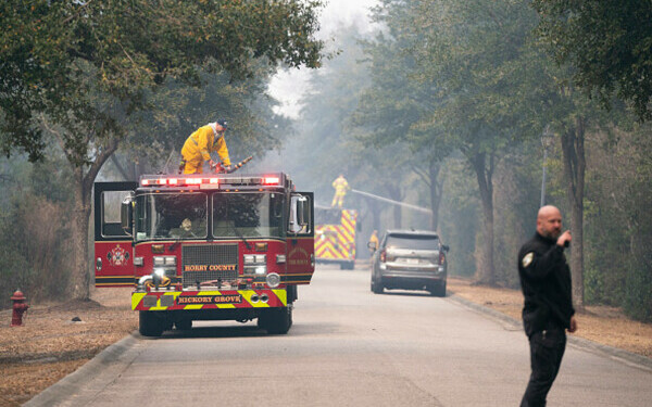 Incendii violente în SUA
