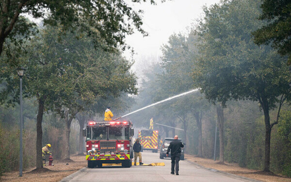 Incendii violente în SUA