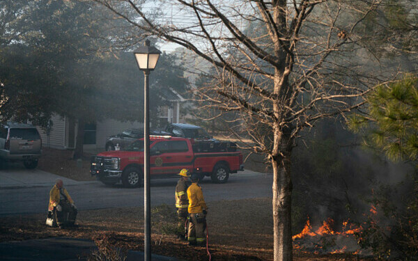 Incendii violente în SUA