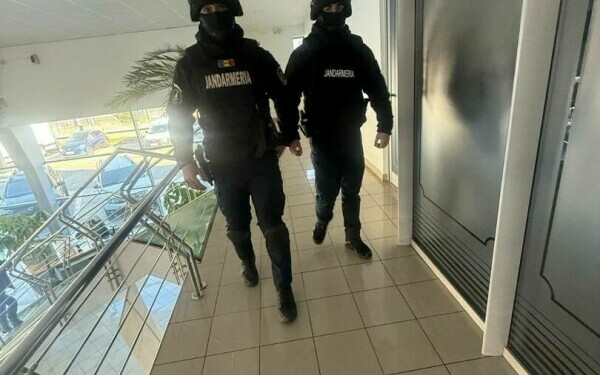 Percheziții în Argeș și Vâlcea, în dosarul privind finanţarea ilegală a campaniei electorale a lui Călin Georgescu