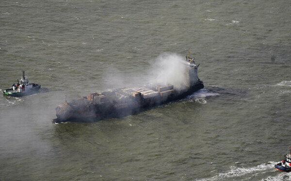 Un petrolier și o navă container s-au ciocnit în Marea Nordului