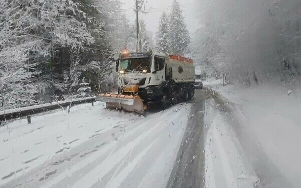 Vremea se răcește în aproape toată țara. Meteorologii anunță ploi, lapoviță și ninsoare până pe 30 noiembrie