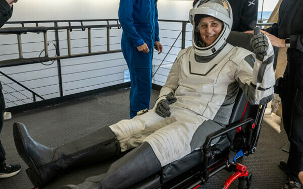 astronauţi blocaţi pe ISS astronauţi blocaţi pe ISS