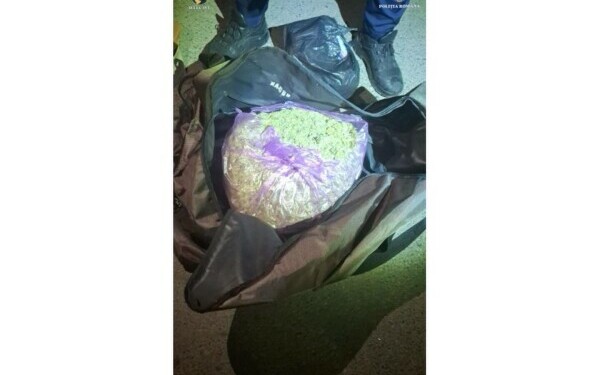 Persoană prinsă cu 6 kg de cannabis în maşină, pe o stradă din Bucureşti