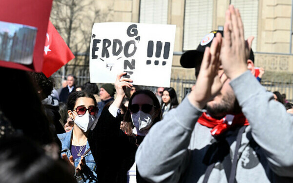 Miting uriaș la Istanbul
