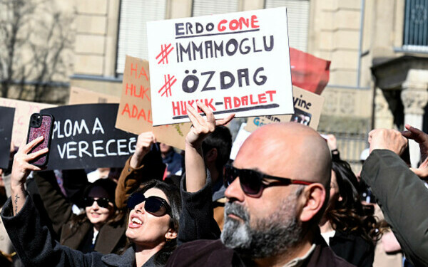 Miting uriaș la Istanbul