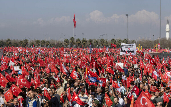 Miting uriaș la Istanbul