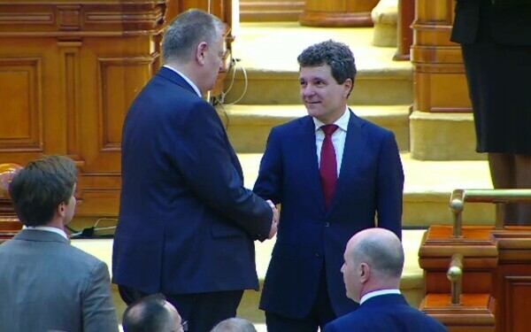 Nicusor Dan, Parlament