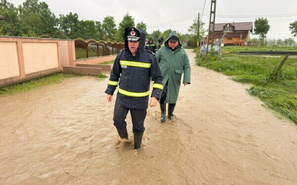 Mai multe drumuri naţionale sunt blocate temporar din cauza ploilor Mai multe drumuri naţionale sunt blocate temporar din cauza ploilor