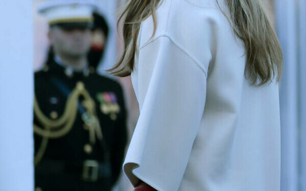 Melania Trump, apariție remarcabilă la brațul lui Donald Trump