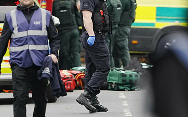 Atac armat lângă o sinagogă din Manchester