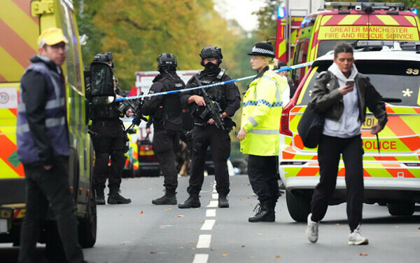Atac armat lângă o sinagogă din Manchester