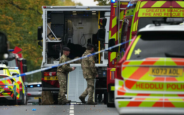 Atac armat lângă o sinagogă din Manchester