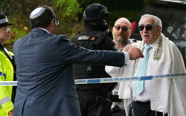 Atac armat lângă o sinagogă din Manchester