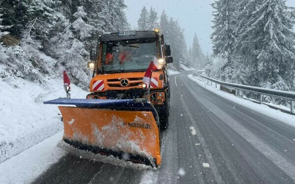 Unde s-a depus cel mai mare strat de zăpadă la munte. Risc crescut de avalanșe în zonele înalte