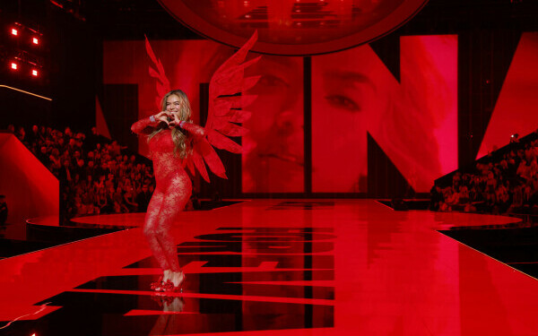 vedetele care au strălucit la show-ul Victoria’s Secret