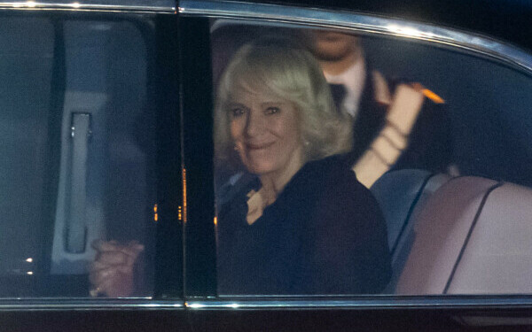 Regele Charles și Regina Camilla au ajuns la Vatican