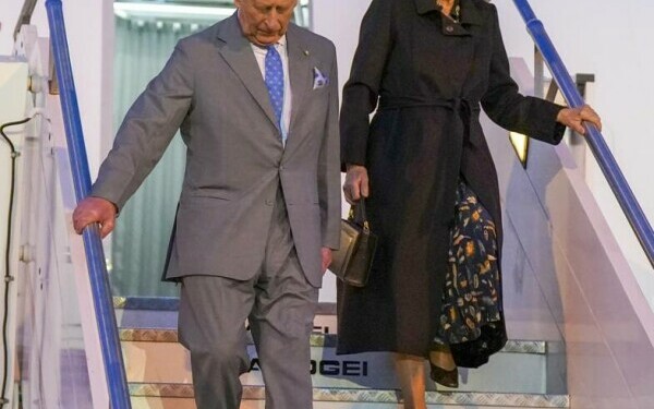 Regele Charles și Regina Camilla au ajuns la Vatican