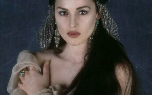 Monica Bellucci - 18