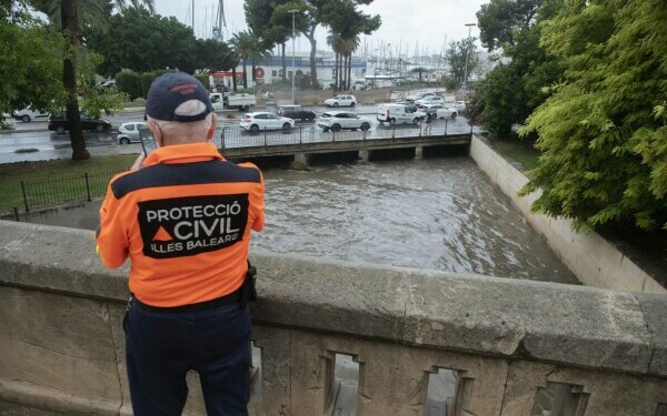 Haos pe aeroportul din Mallorca. Ploile torențiale au provocat întârzieri și anulări de zboruri.