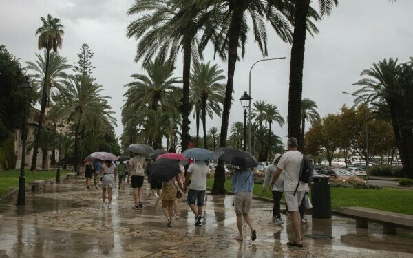 Haos pe aeroportul din Mallorca. Ploile torențiale au provocat întârzieri și anulări de zboruri.