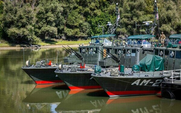 Adaptive Hussars 2025