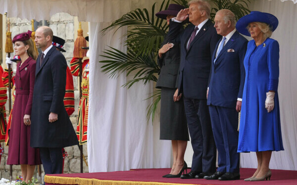 Donald Trump şi-a început vizita istorică în Marea Britanie