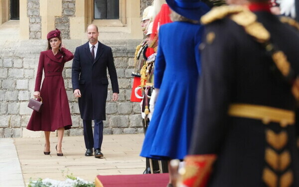 Donald Trump şi-a început vizita istorică în Marea Britanie