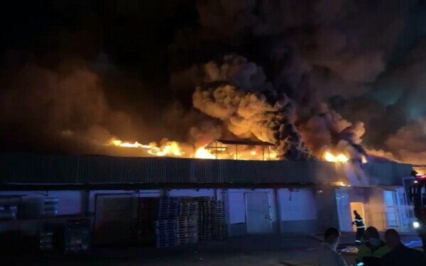 Incendiu la un depozit din Sectorul 2 din Bucureșt