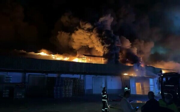 Incendiu la un depozit din Sectorul 2 din Bucureșt