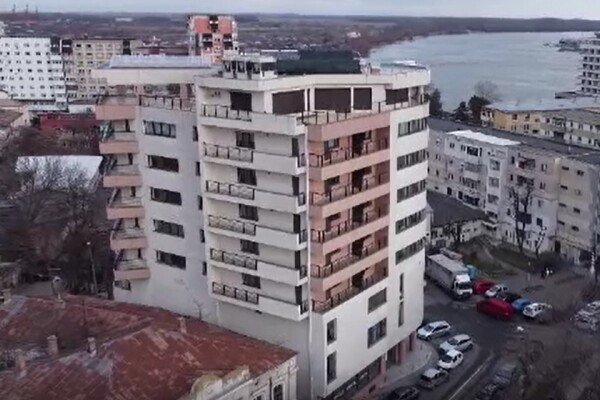 Firma președintelui Consiliului Județean Tulcea a ridicat un bloc cu 8 etaje într-o zonă protejată istoric