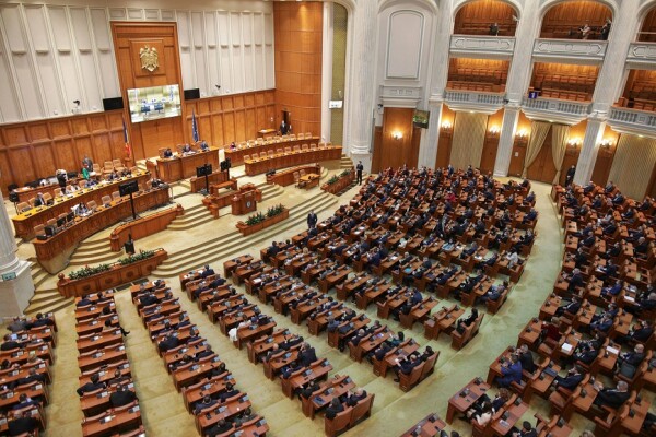 Noul Parlament își preia mandatul. Vom avea 465 de deputați și senatori
