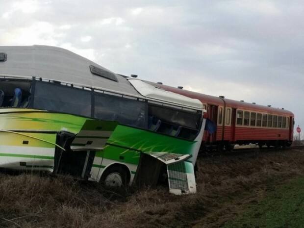 Accident autocar tren