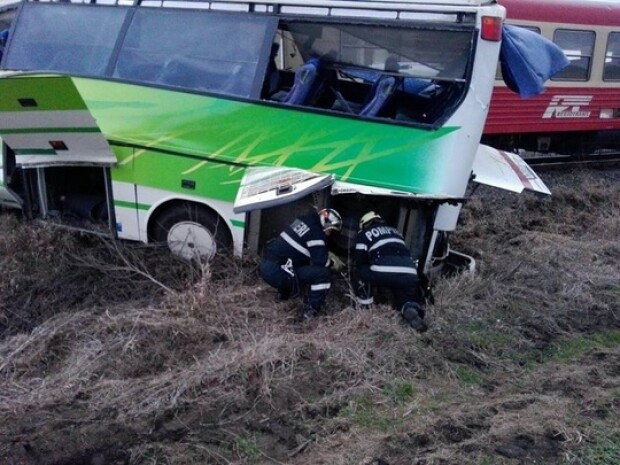 Accident autocar tren