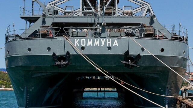 Cea mai veche navă din lume, trimisă să recupereze de pe fundul mării rămășitele mândriei Marinei Ruse, crucișătorul Moskva - Imaginea 2