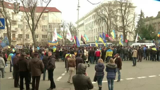 Motiunea de demitere a guvernului din Kiev a cazut, insa opozitia nu renunta la proteste - Imaginea 18