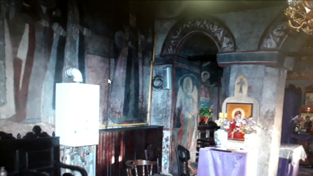 Polițiștii fac cercetări în cazul picturii distruse de o centrală, într-o biserică din Târgu Jiu - Imaginea 1