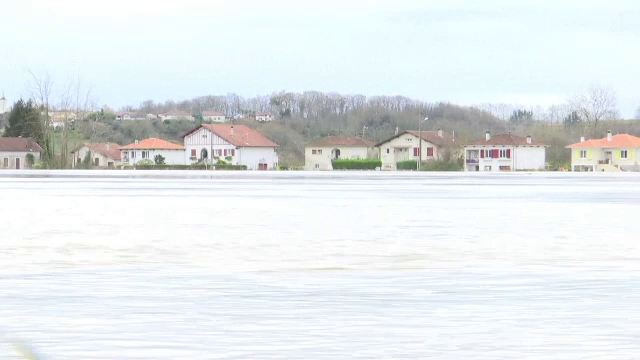 Mai multe regiuni ale Franței, devastate de inundații puternice. Două persoane au murit - Imaginea 4