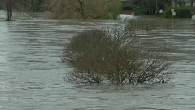 Mai multe regiuni ale Franței, devastate de inundații puternice. Două persoane au murit - Imaginea 6