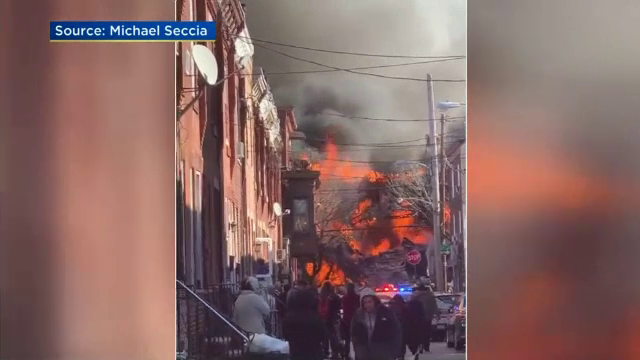 Explozie uriașă în Philadelphia. Autoritățile se tem că mai multe victime zac sub ruine - Imaginea 1