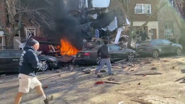 Explozie uriașă în Philadelphia. Autoritățile se tem că mai multe victime zac sub ruine - Imaginea 2