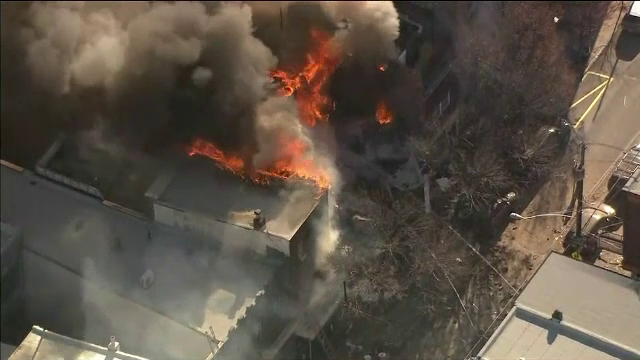 Explozie uriașă în Philadelphia. Autoritățile se tem că mai multe victime zac sub ruine - Imaginea 3